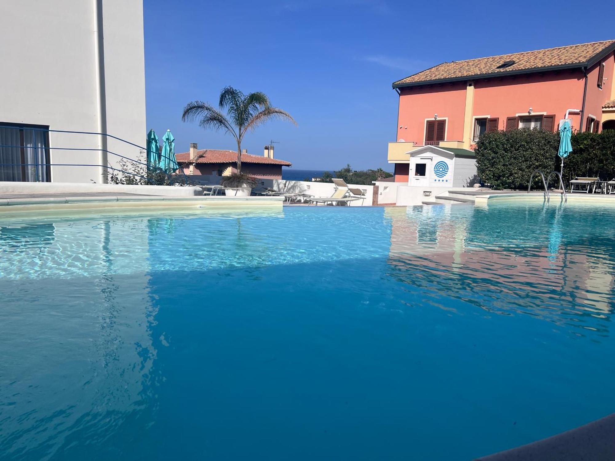 Best Western Hotel Blumarea Кастельсардо Экстерьер фото