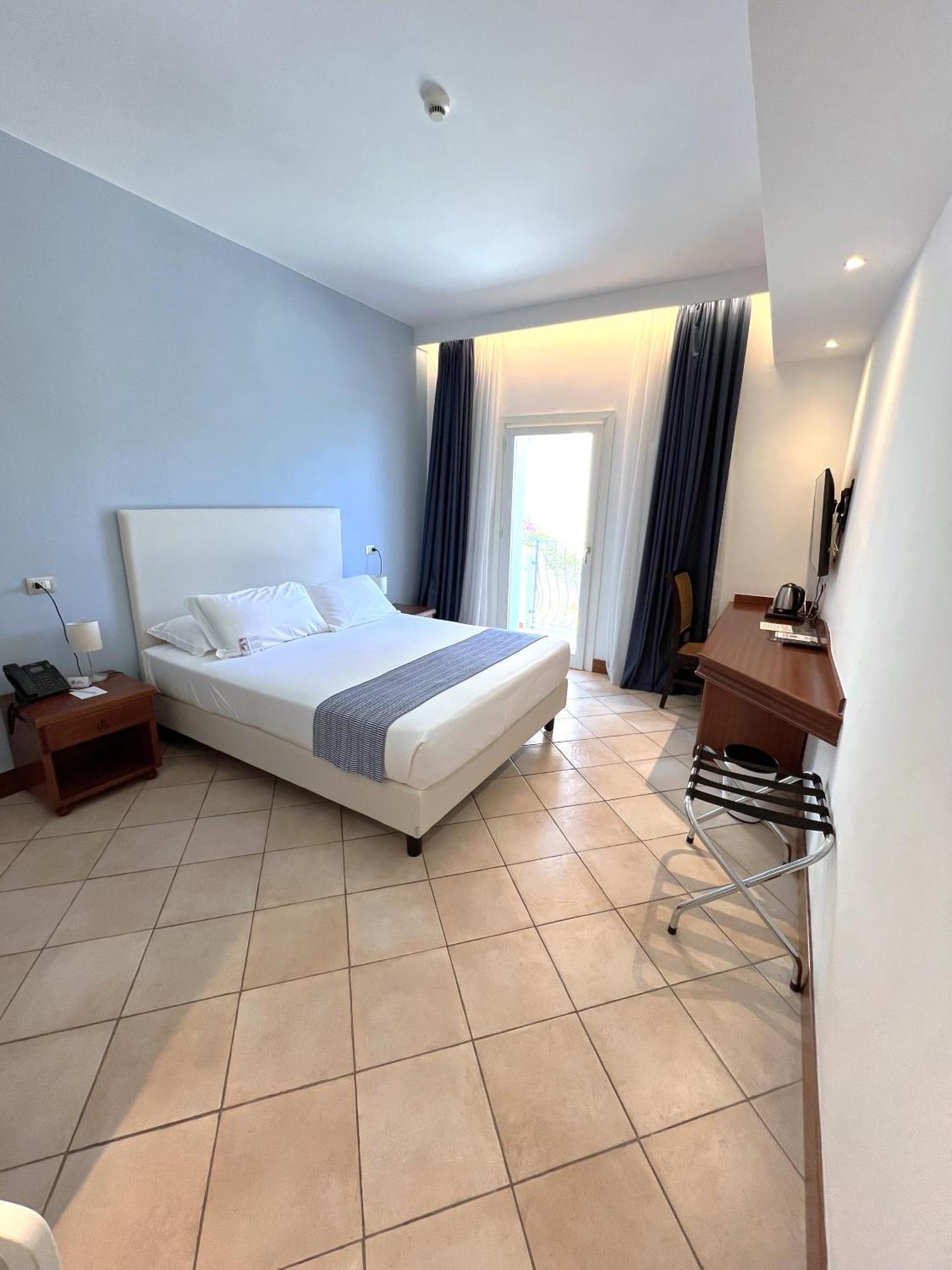 Best Western Hotel Blumarea Кастельсардо Экстерьер фото